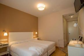 Отель Hotel Los Cigarrales  Толедо
